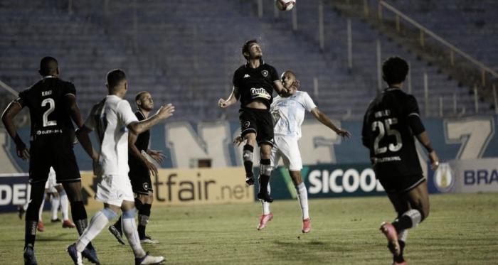 Em
jogo faltoso, Londrina empata com Botafogo no fim e deixa Z-4 da Série B