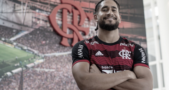 Aos 30 anos, zagueiro Pablo é oficializado pelo Flamengo