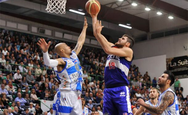 Che Sassari! Brindisi cede nel posticipo di serie A