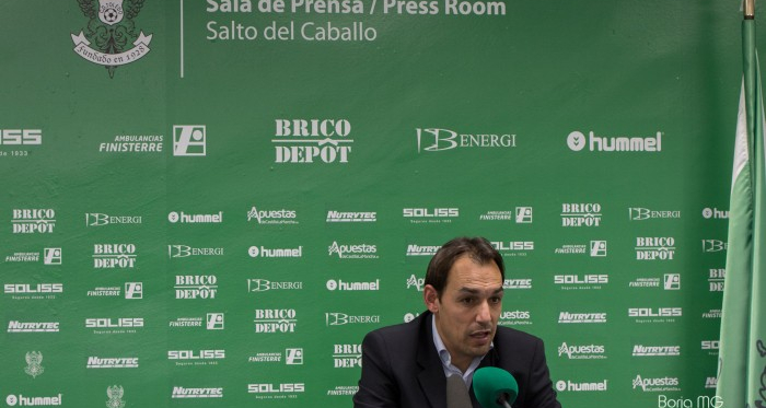 El Racing de Ferrol destituye a Miguel Ángel Tena