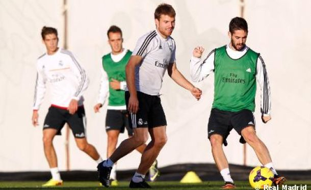 Primer entrenamiento del Madrid sin los internacionales