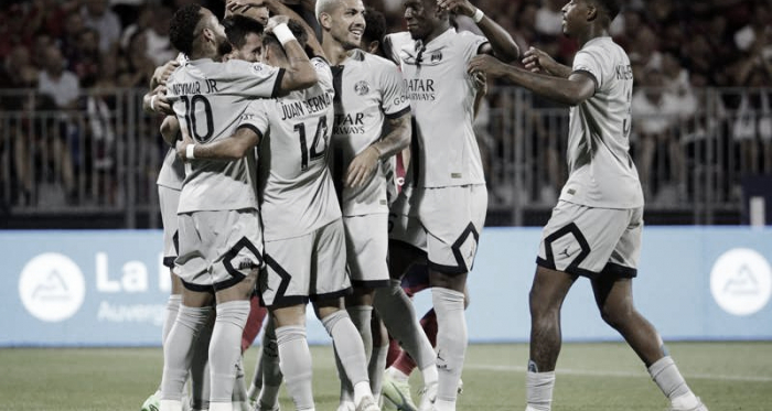 Messi e Neymar regem goleada tranquila do PSG sobre Clermont na estreia da Ligue 1