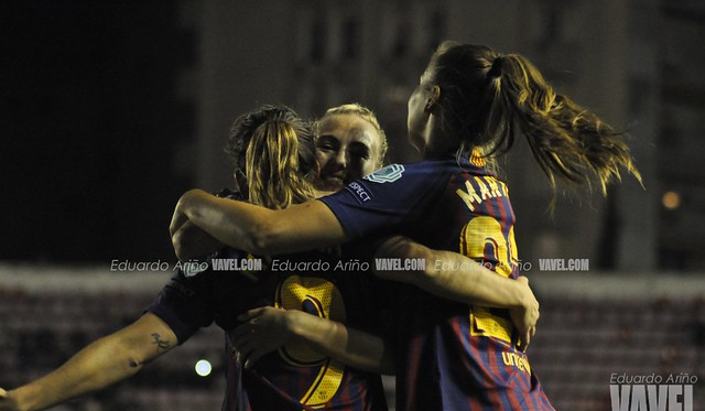Las azulgranas celebrando un gol ante el LSK Kvinner Fotballklubb en la máxima competición continental | Foto de Eduardo Ariño, VAVEL