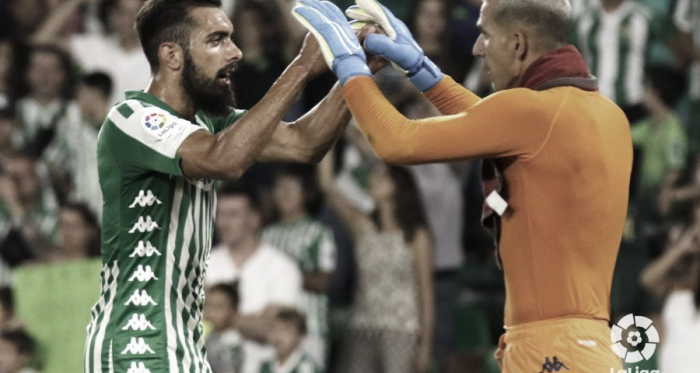 Joel Robles celebrando junto a Borja Iglesias | Fotografía: La Liga
