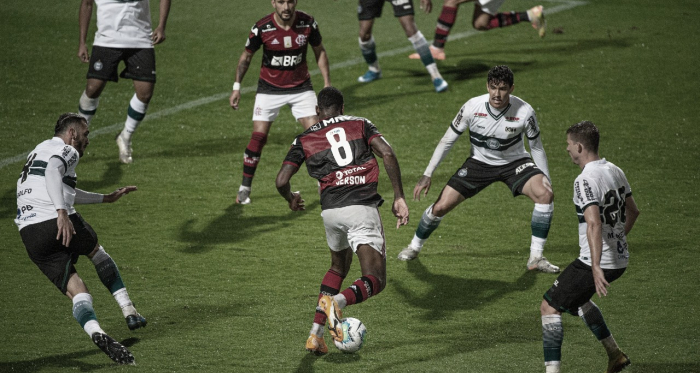 Mesmo com vitória sobre Coritiba, Flamengo ainda demonstra falta de confiança