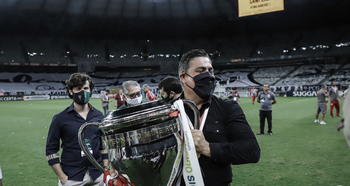 Presidente do Atlético-MG, Sette Câmara é favorável ao retorno da torcida aos estádios