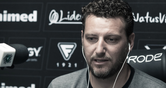 Elano cita dificuldades do Figueirense em empate com Guarani, mas exalta progresso 