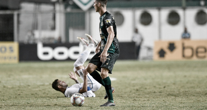 América-MG faz belo primeiro tempo, mas toma gol do Avaí e
perde título da Série B no saldo de gols