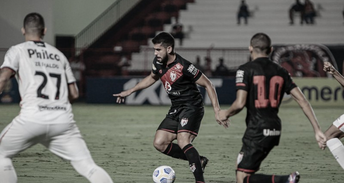 Melhores momentos de Atlético-GO x Atlético-MG pelo Campeonato Brasileiro (2-1)