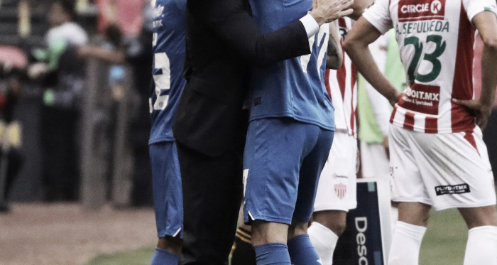 Voltereta azul contra Necaxa