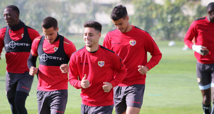 Jugadores del Rayo Vallecano durante un entrenamiento | Fotografía: Gema Paz (VAVEL)