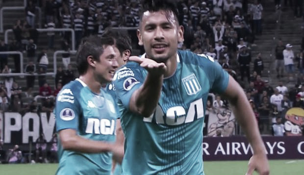 Andres Rios celebra su gol con Racing. Foto: Depor.com