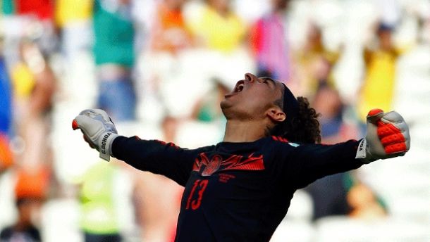 Ochoa reforça Málaga (Foto: Reuters)