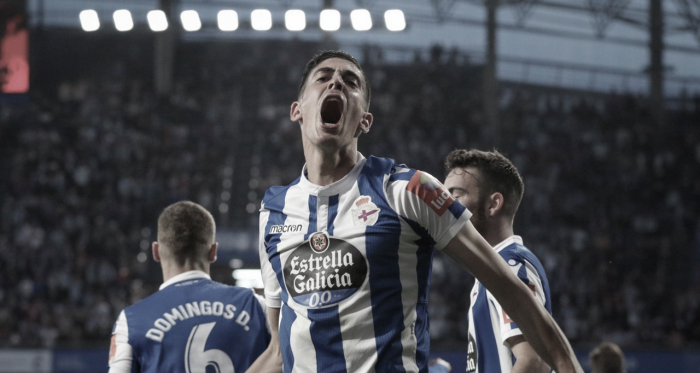 Carlos Fernández celebra su gol ante el Málaga // RCDeportivo