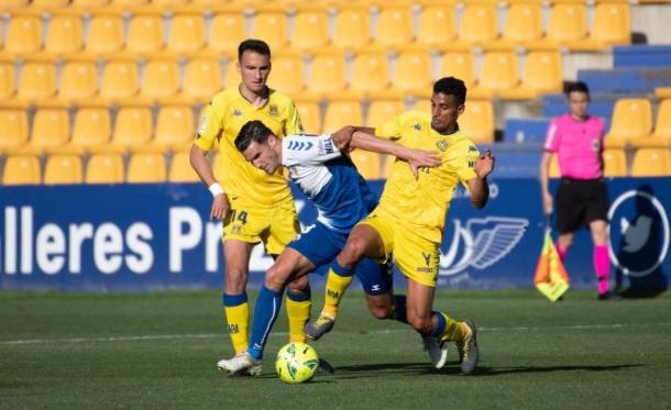 El CE Sabadell cava su propia tumba (2-0)