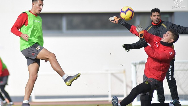 Álex Alegría disparando | Fotografía: Rayo Vallecano S.A.D.