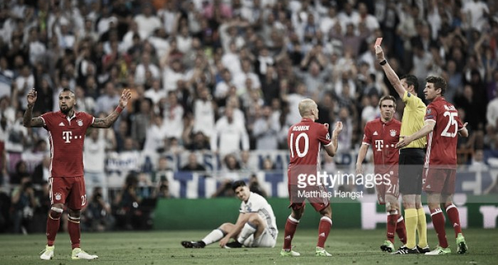 Real ganha com arbitragem polémica