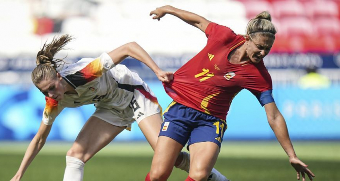 La Selección femenina de fútbol se queda a las puertas de la medalla en su debut