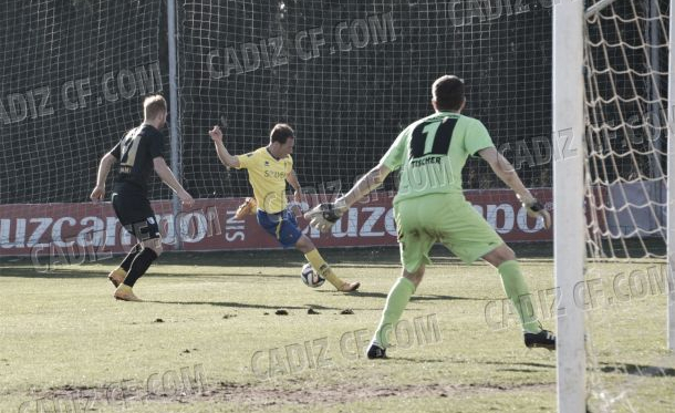 El Cádiz gana al Magdeburgo en un amistoso jugado en El Rosal