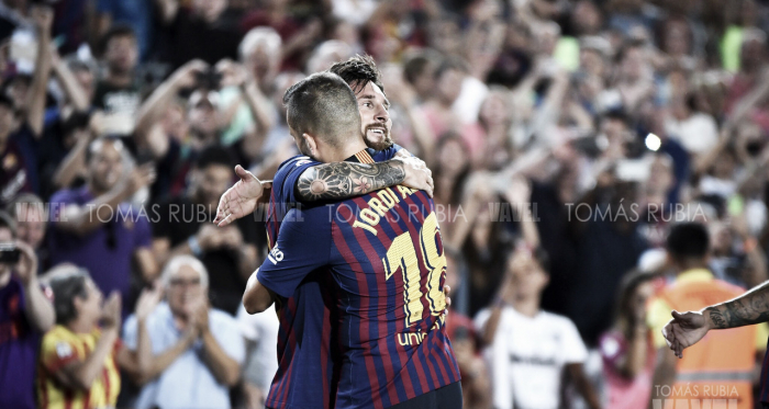 Jordi Alba y Leo Messi ante el Deportivo Alavés | Foto de Tomás Rubia, VAVEL