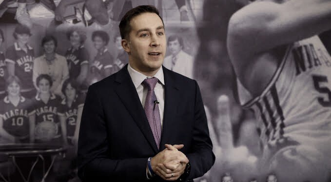 Greg Paulus makes history at Niagara University
