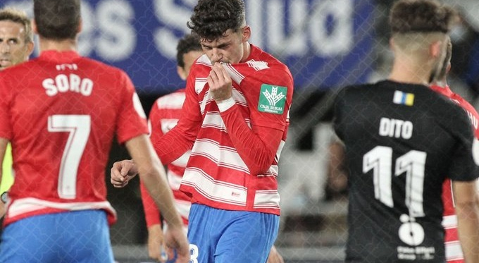 Adri Butzke hace historia con un hat-trick en su debut con el Granada CF