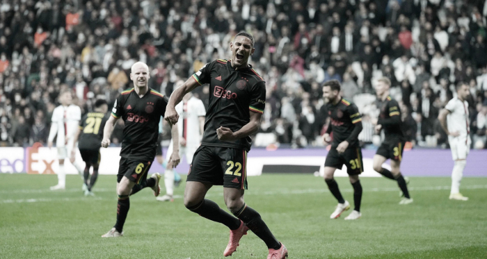 Haller muda jogo, marca duas vezes e mantém invencibilidade do Ajax em virada sobre Beşiktaş