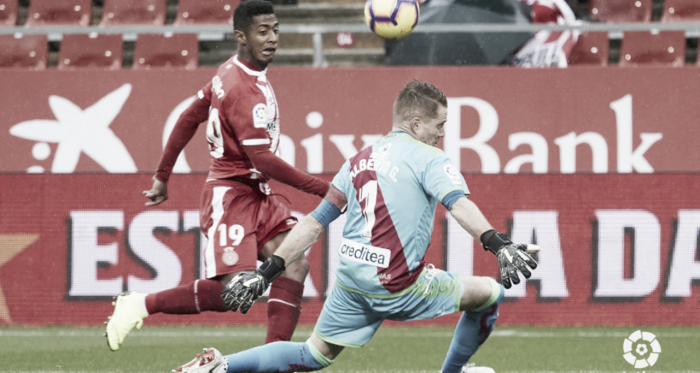 Alberto durante un partido. Fotografía: La Liga 