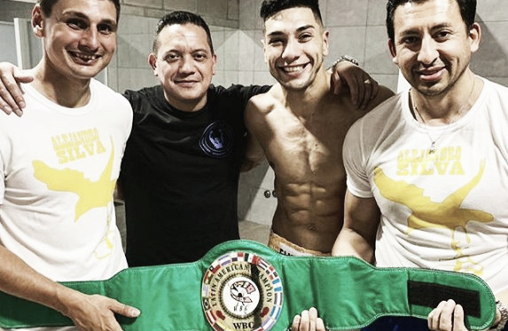 La alegría del invicto, que conquistó su primer cetro regional (Foto: Instagram Alejandro Silva)