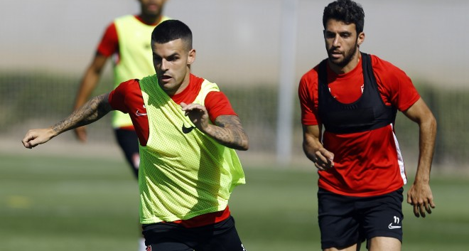 Álex Martínez en un entrenamiento del Granada | Foto: Pepe Villoslada / Granada CF