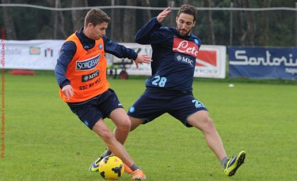 Napoli, a lavoro col gruppo per Jorginho, differenziato per Mesto e Zuniga