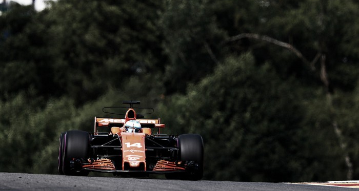 Alonso: &quot;Salir 11º con gomas nuevas quizás nos dé alguna posibilidad extra mañana&quot;