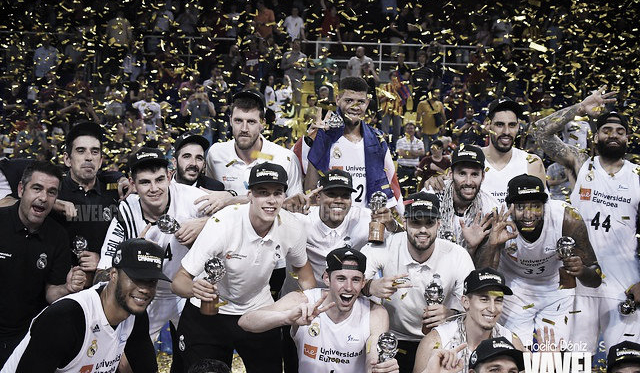 El Real Madrid celebra su 35ª Liga / Archivo VAVEL