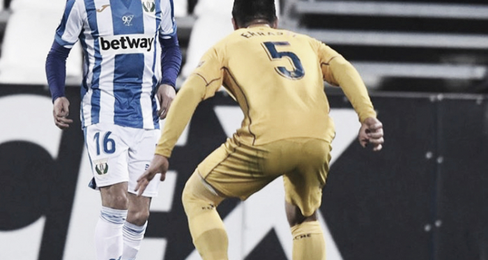 Arnáiz tratando de superar a la defensa del Alcorcón | Foto: CD Leganés