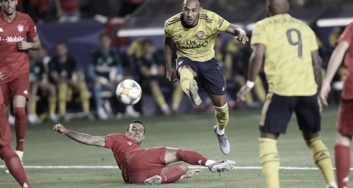 Aubameyang realizando el tiro de tres dedos // Foto: International Champions Cup