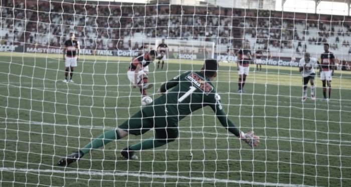 Em estreia de Loss, Vitória fica apenas no empate contra o Atlético-GO