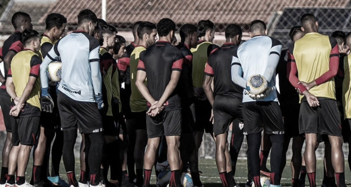 Em luta contra o rebaixamento, Atlético-GO e Corinthians se enfretam