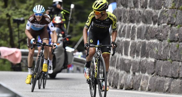 Giro d'Italia: Chaves torna a sorridere. Secondo uno sfortunato Vendrame