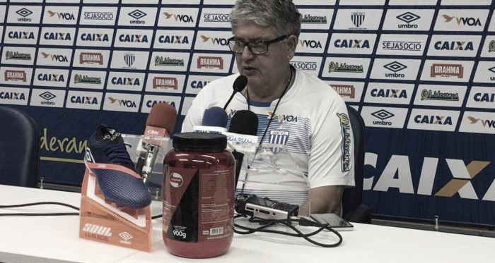 Técnico comemorou a classificação do Avaí (Foto: Divulgação / Avaí FC)