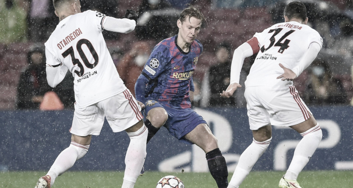 Em jogo movimentado, Barcelona empata sem gols contra Benfica