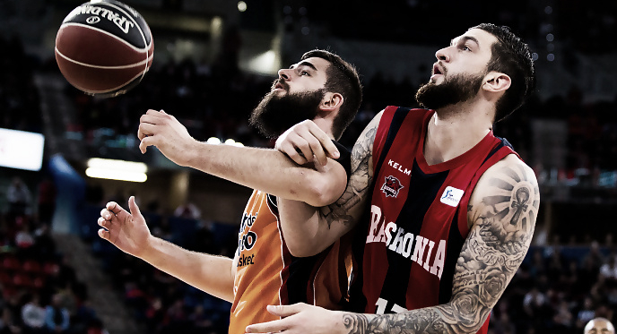 Kirolbet Baskonia y Valencia Basket se miden en el Buesa Arena. | Foto: ACB