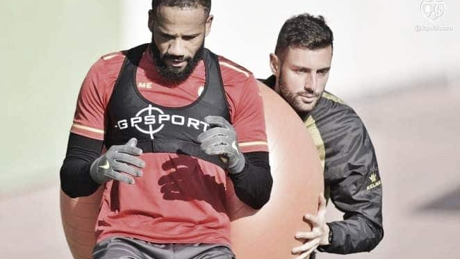 Bebé en la sesión. Fotografía: Rayo Vallecano S.A.D