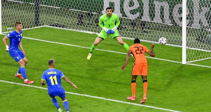 Belanda Hancurkan Perlawanan Ukraina