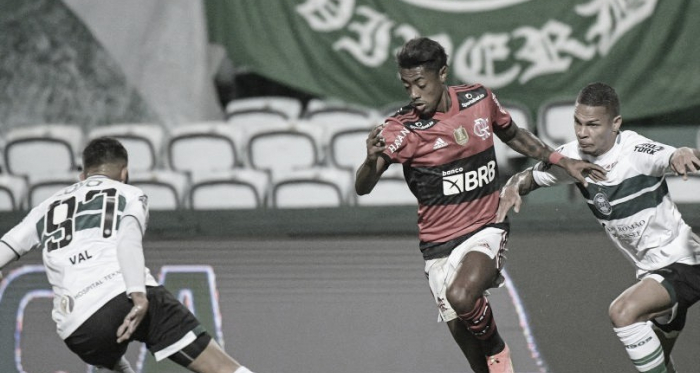Após vitória na ida, Flamengo
busca classificação contra o Coritiba na Copa do Brasil
