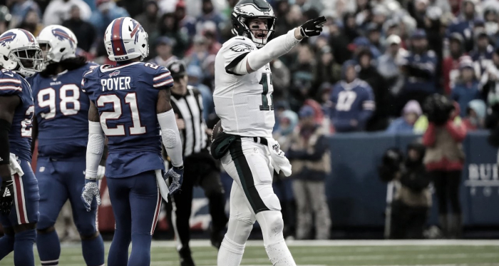 Carson Wentz se mostró muy seguro y ayudó a su equipo con 175 yds de pase y 75 yds de carrera // Foto: Philadelphia Eagles