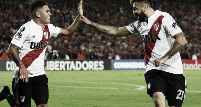 Juanfer Quintero (asistencia) y Lucas Prato (goleador), pusierona River Plate en octavos de final de Copa Libertadores aun con una fecha pendiente.FOTO: ESPN