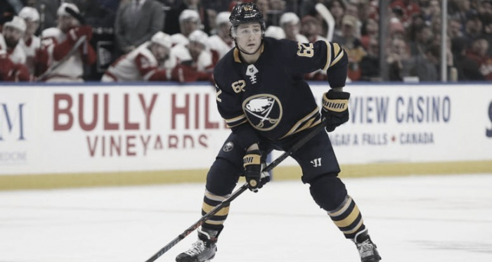 Brandon Montour en un partido de la temporada pasada - wgr550.radio.com