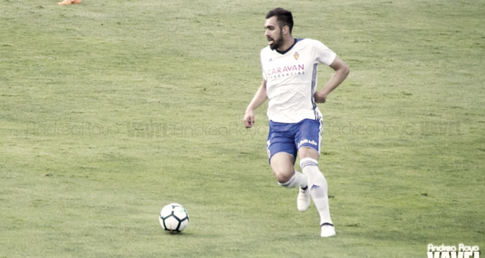 Borja Iglesias controlando un balón / Foto: Andrea Royo | VAVEL