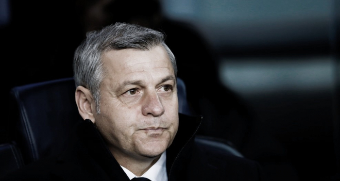 O técnico Bruno Genesio bem que tentou, porém não conseguiu vencer o Barcelona fora de casa. (Foto: UEFA / Divulgação)