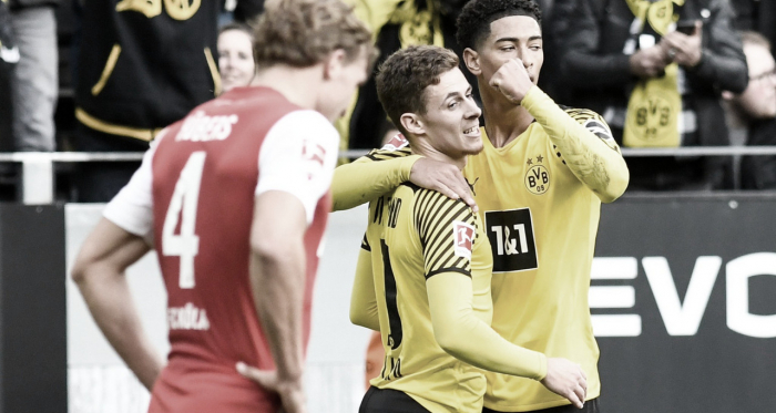Eficiente, Borussia Dortmund vence Colônia e se isola como "anti-Bayern" na Bundesliga